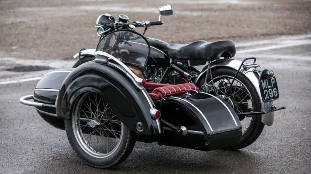 A caccia di sidecar, ma che prezzi! L'asta folle in Gran Bretagna