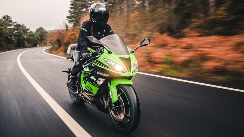 Limiti di velocità diversi per moto e auto, proposta bocciata