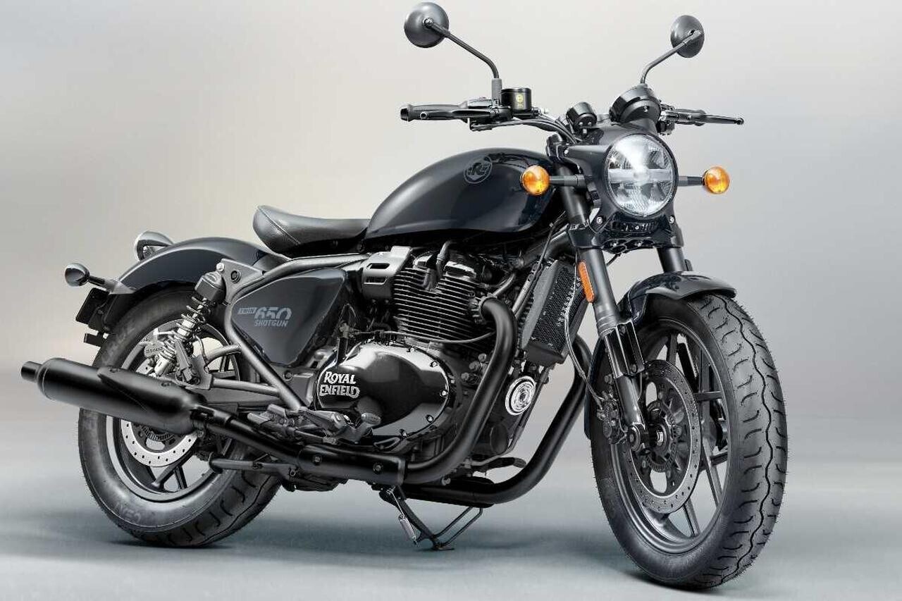 Royal Enfield presenta la Shotgun 650, ispirata alla storia delle custom