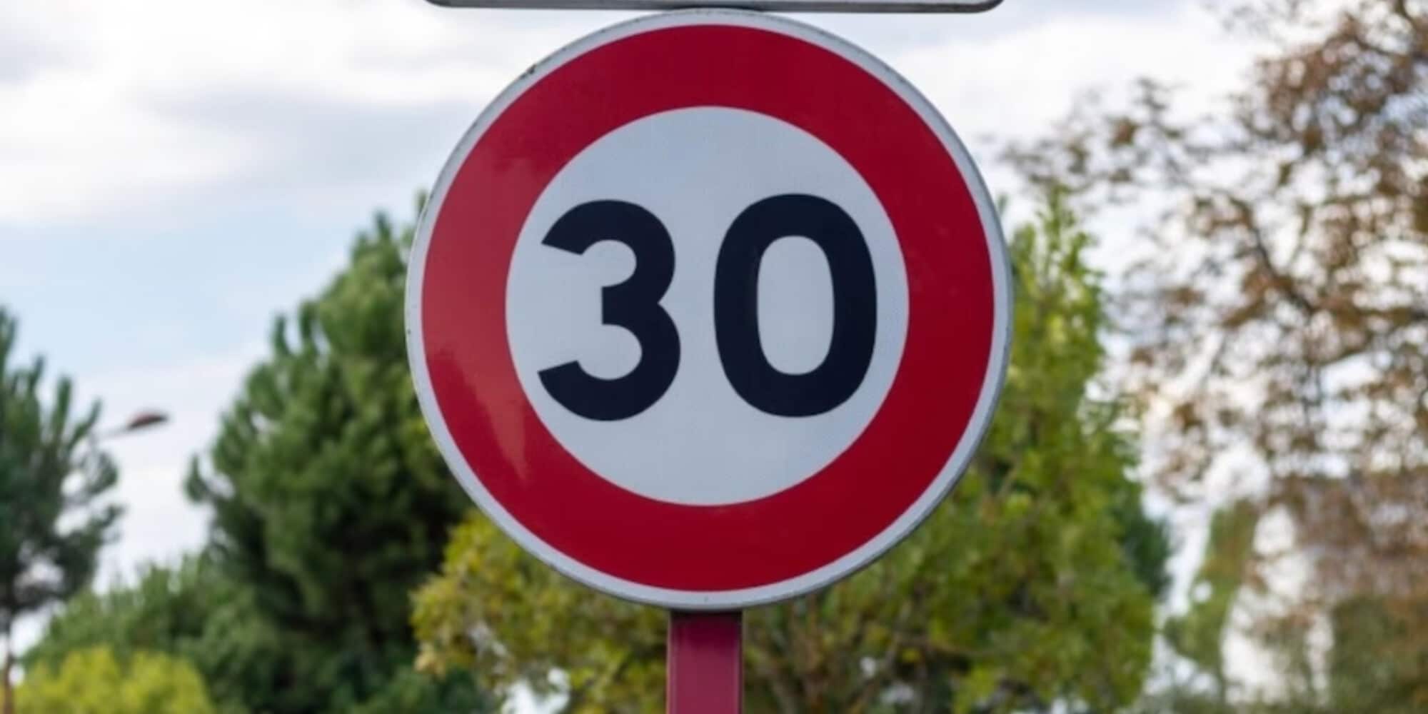 Genova come Bologna? Limite di 30 km/h intorno alle scuole