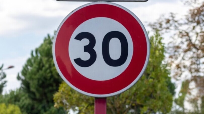 Genova come Bologna? Limite di 30 km/h intorno alle scuole