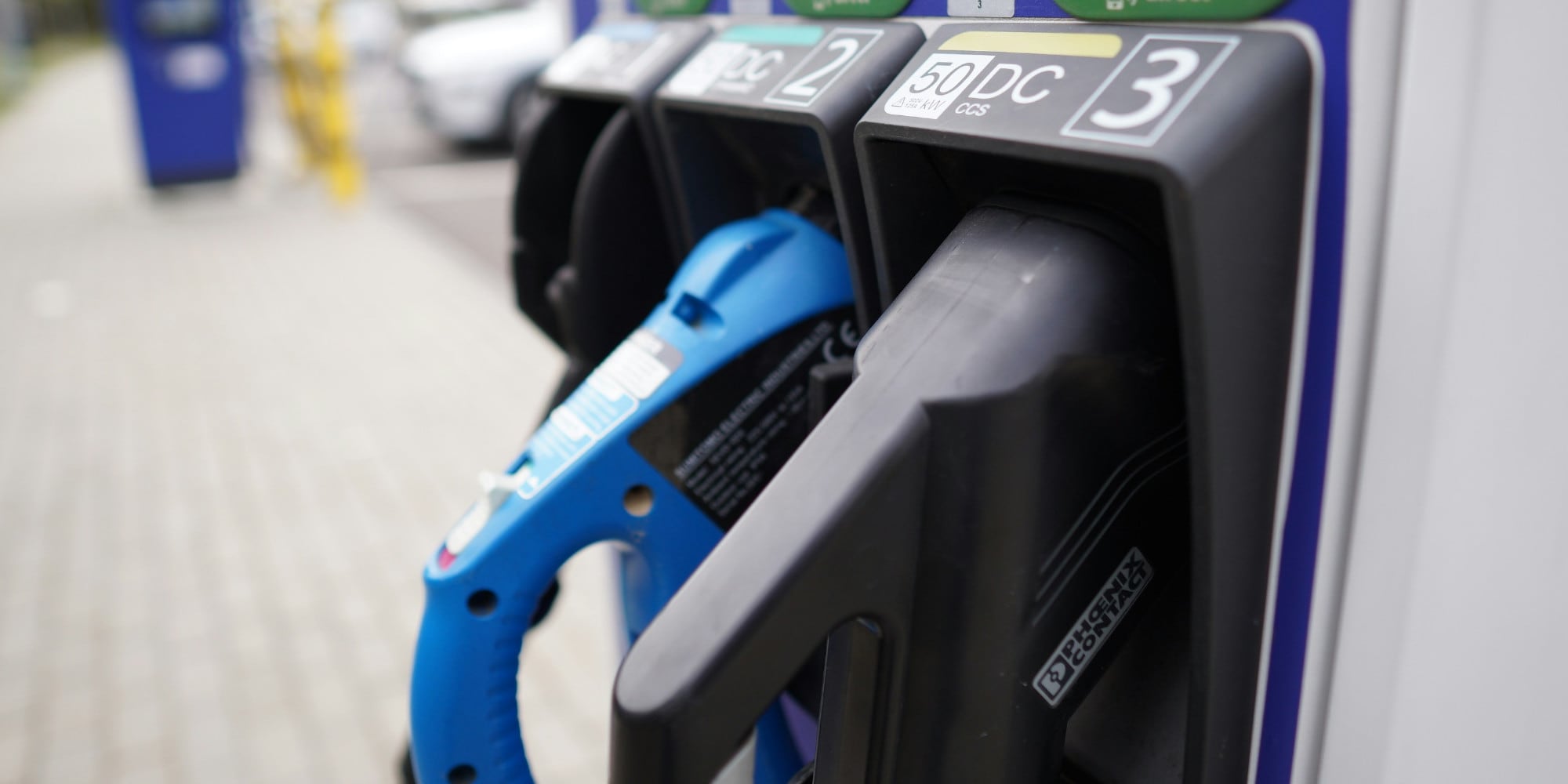 Allarme prezzi benzina e Diesel: gli aumenti spaventano i motociclisti
