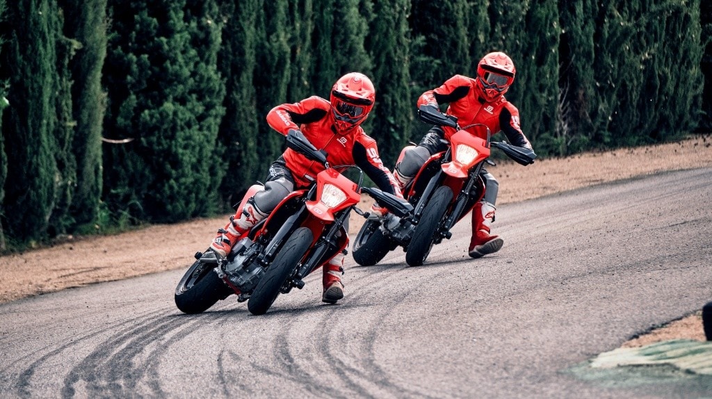 GASGAS SM 700, fino al 29 febbraio c’è la promo Mettila di Traverso