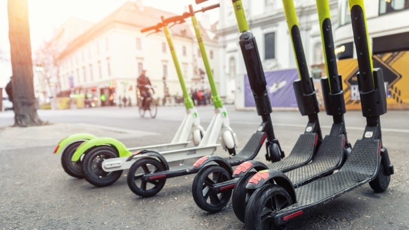 A Milano il bike sharing soppianta le auto: in calo i monopattini