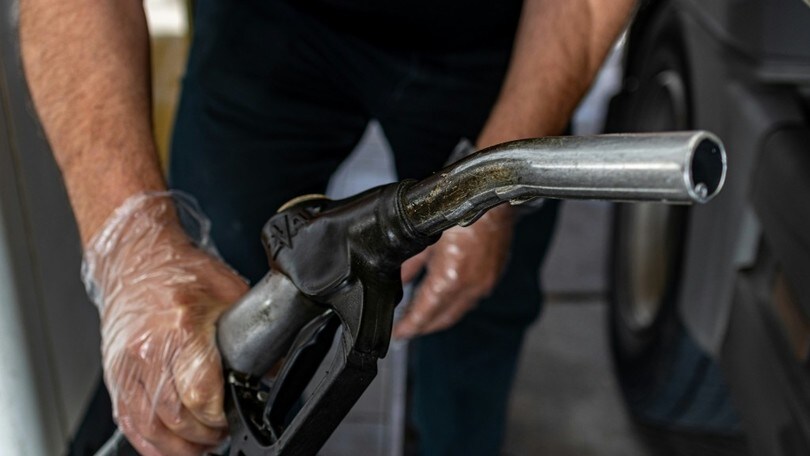 Caro carburanti: benzina ancora in aumento