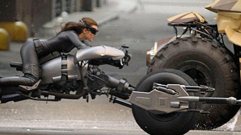 Batman: le foto della moto del cavaliere oscuro