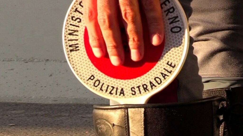 Sicurezza stradale, nel 2023 crescono le sanzioni del 26%: come ridurle