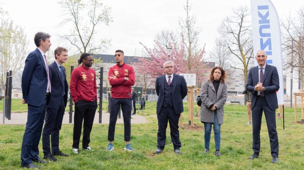 Suzuki, 11 alberi granata per celebrare il legame tra l'azienda e Torino