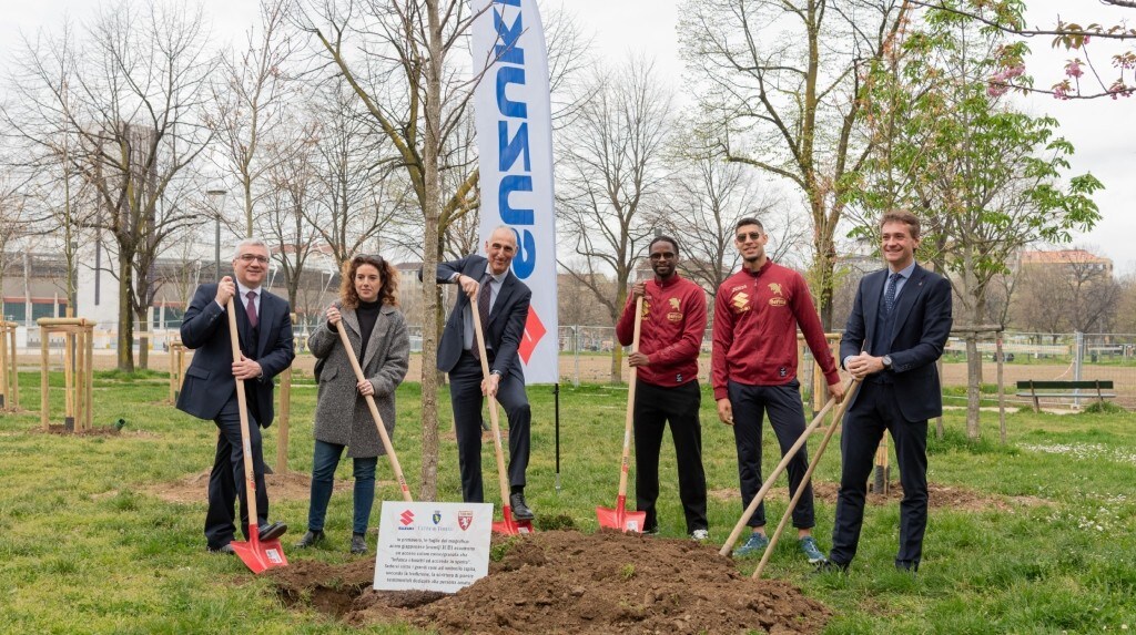 Suzuki, 11 alberi granata per celebrare il legame tra l'azienda e Torino