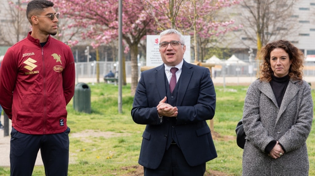Suzuki, 11 alberi granata per celebrare il legame tra l'azienda e Torino