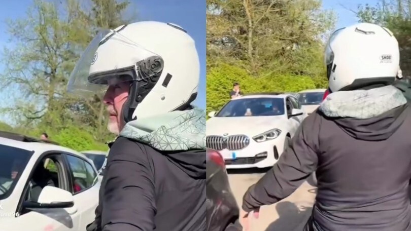Vasco Rossi in scooter, bloccato nel traffico: "Io sono ancora qua. Eh già!"