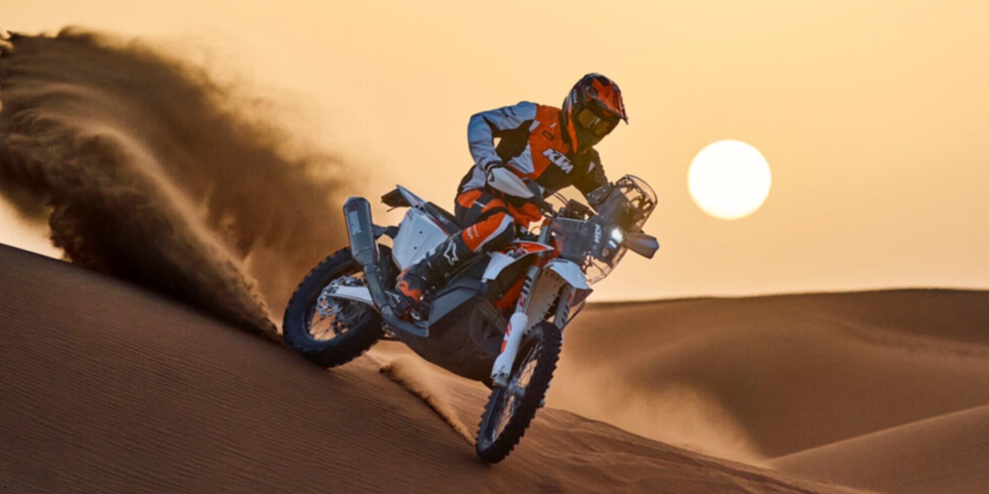 KTM 450 Rally Replica 2025: la volpe del deserto si aggiorna
