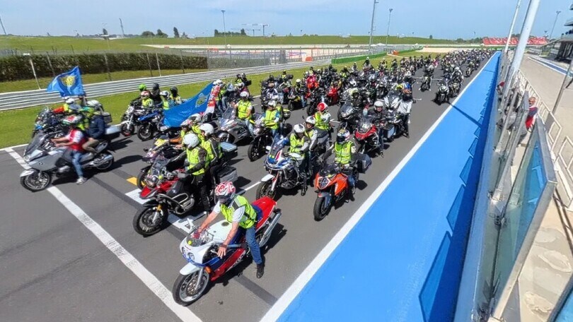 All'Eicma Riding Fest, in pista con la Honda CBR1000RR-R Fireblade e la nuova INSTA360 X4