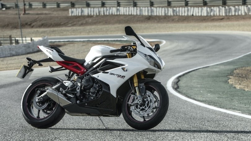 Triumph Daytona 675 R: le foto
