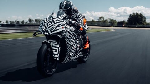 KTM 990 RC R: le foto del prototipo ispirato alla MotoGP