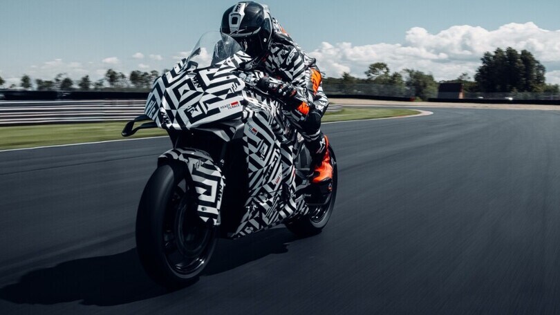 KTM 990 RC R: le foto del prototipo ispirato alla MotoGP