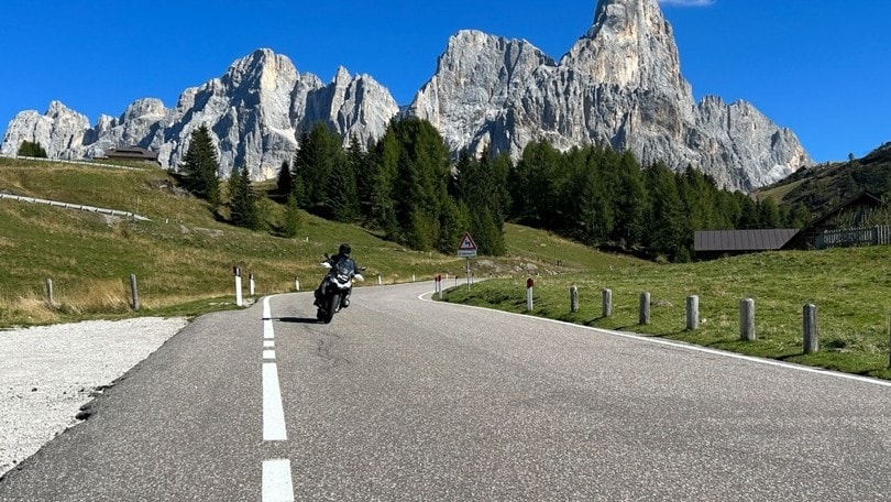 Itinerari moto Dolomiti: toccando il cielo con un dito