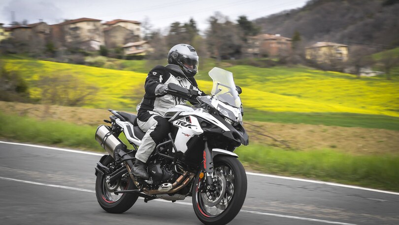 Benelli TRK 502: le foto della "Comparativa Crossover 500"