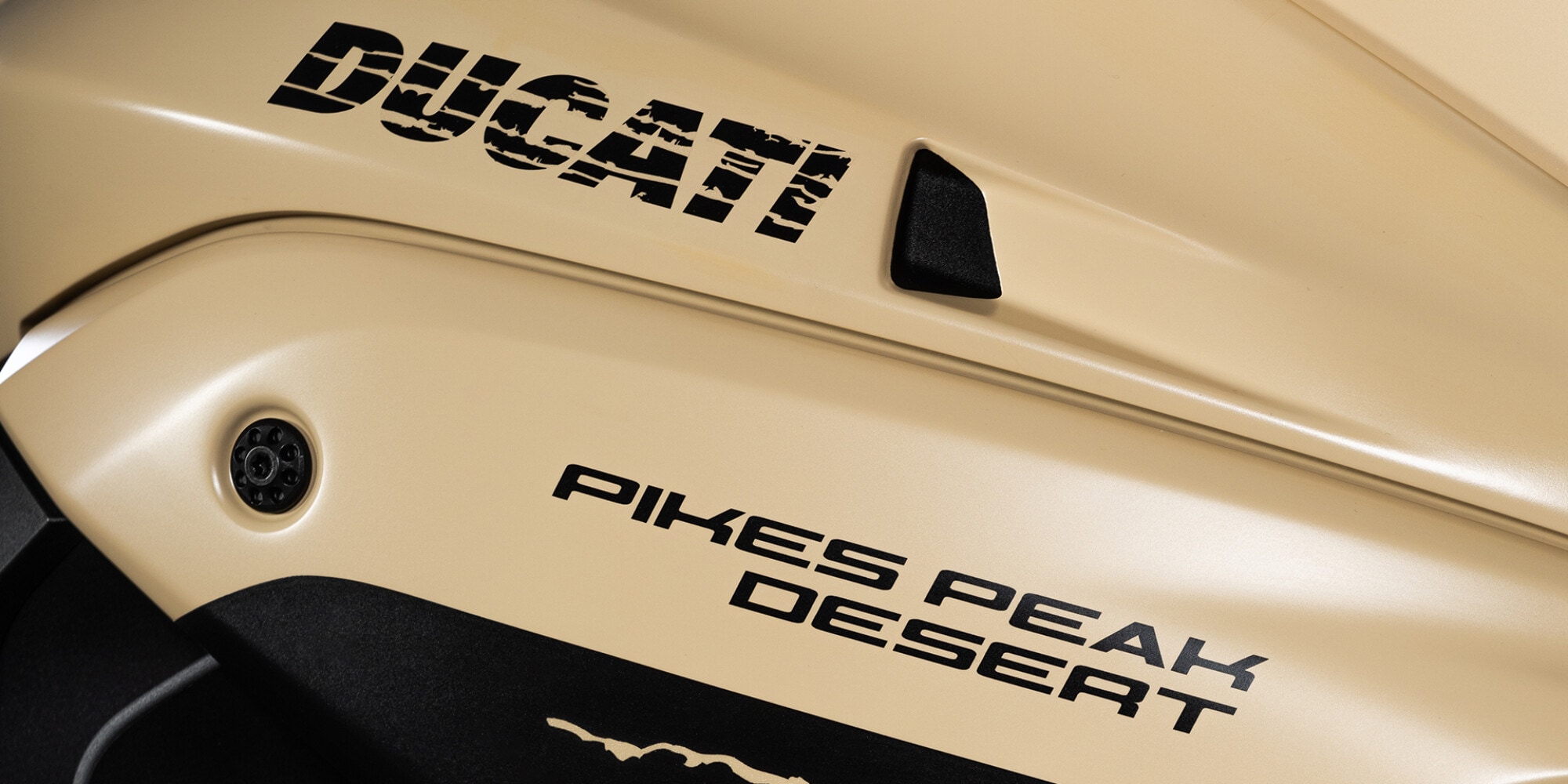 Ducati Multistrada V4 Pikes Peak: un modello unico per Massimo Bottura