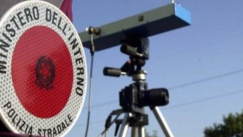 Bolzano, motociclista a più di 190 km/h, ma non è solo: tutte le sanzioni