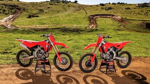 CRF250R e CRF450R, nuovi aggiornamenti: le foto di come cambiano
