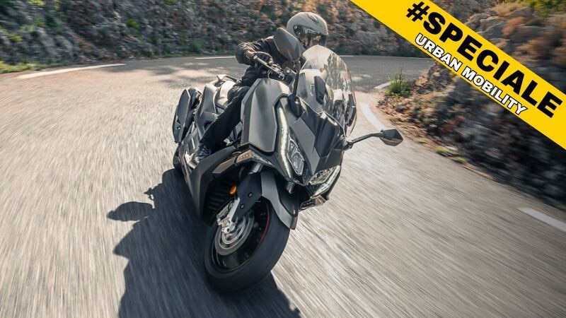 Kymco AK550 premium: un maxi... per viaggiare