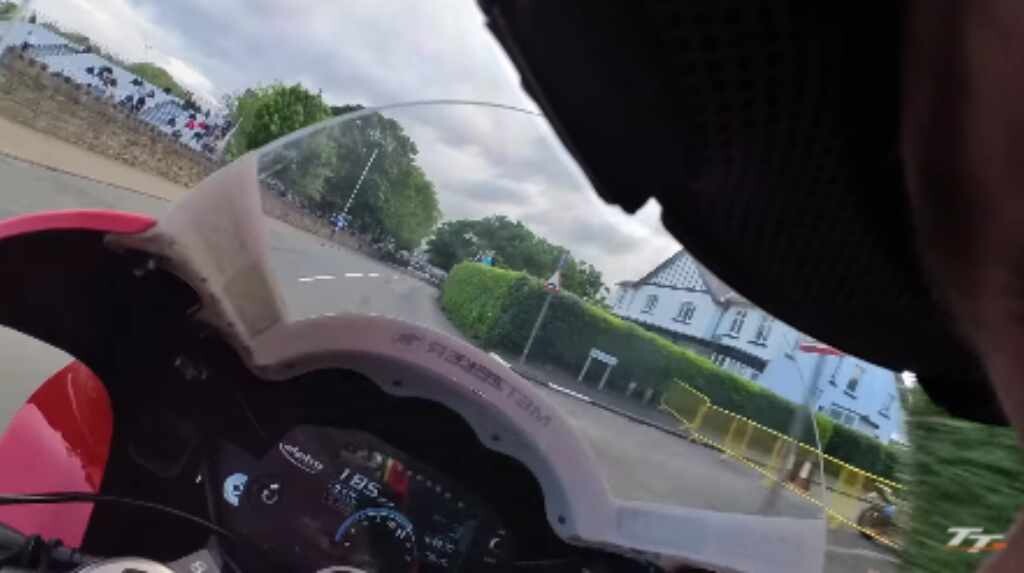 On board: l'Isola di Man vista da una BMW M 1000RR