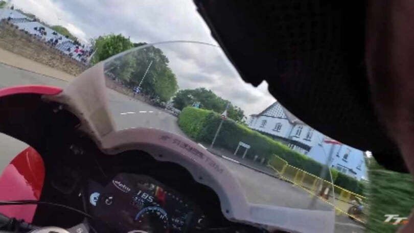 On board: l'Isola di Man vista da una BMW M 1000RR