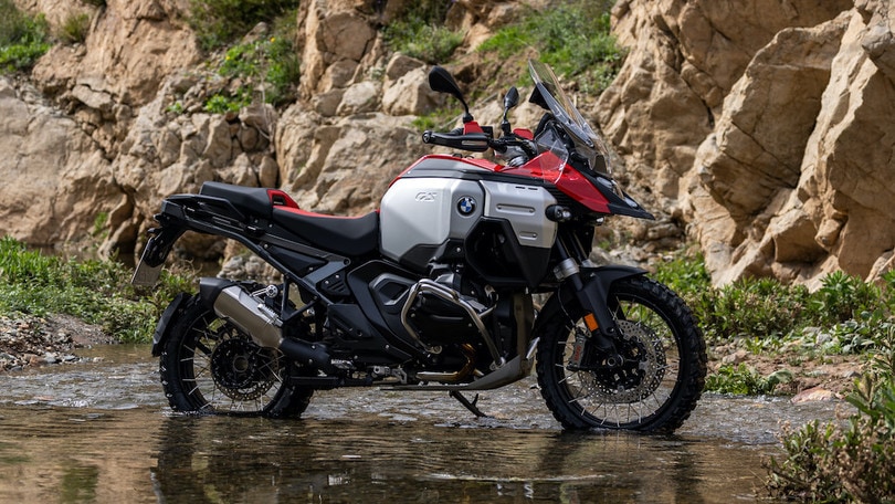 Nuova BMW R 1300 GS Adventure: viaggi infiniti