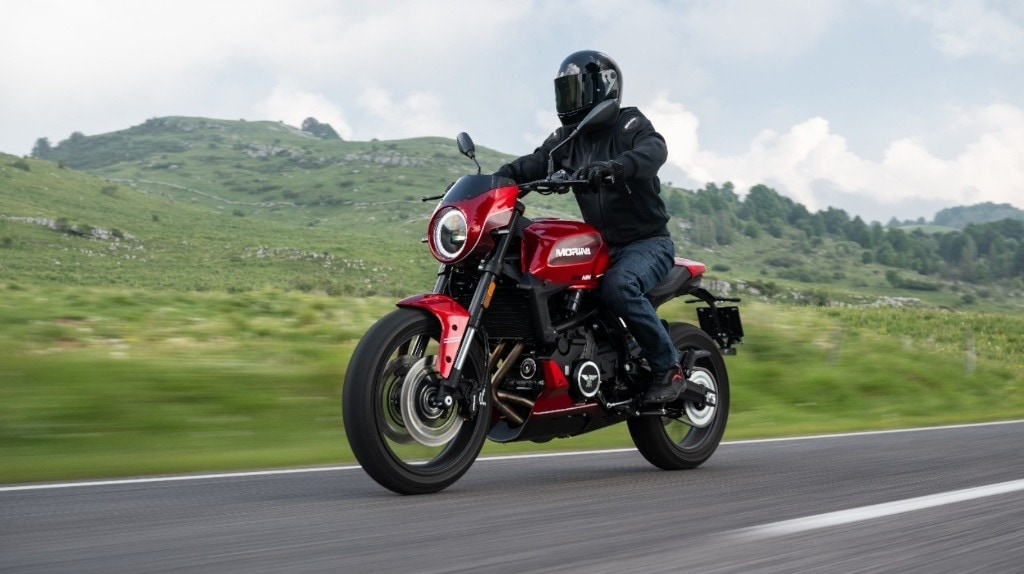 Moto Morini, nuovi accessori per la Seiemmezzo STR e SCR