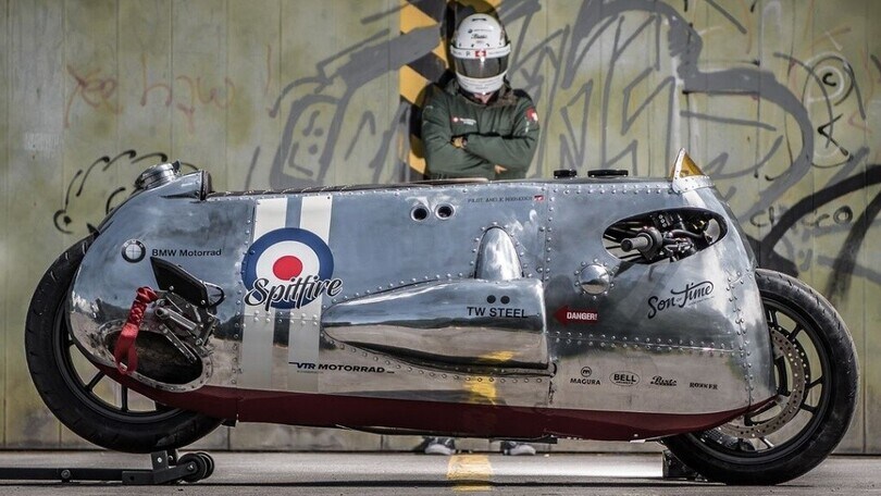 R1200 R LC: la moto nata dalla fusione tra BMW e un aereo della seconda guerra mondiale