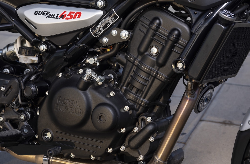 Royal Enfield, arriva la Guerrilla 450: LE FOTO della prova
