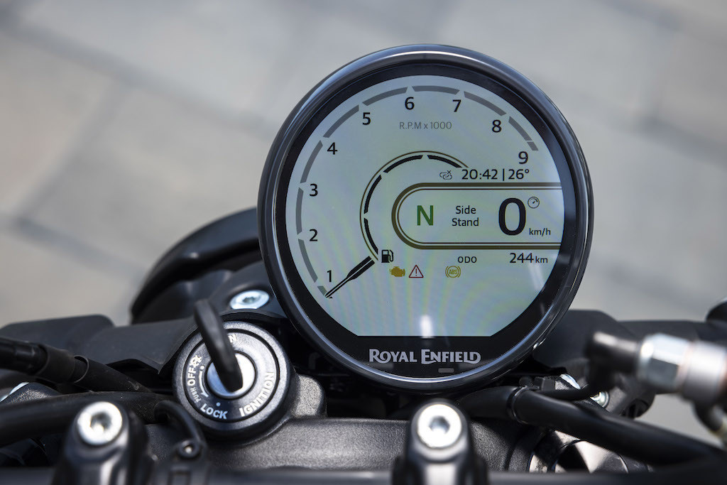 Royal Enfield, arriva la Guerrilla 450: LE FOTO della prova