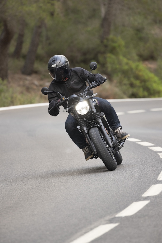 Royal Enfield, arriva la Guerrilla 450: LE FOTO della prova
