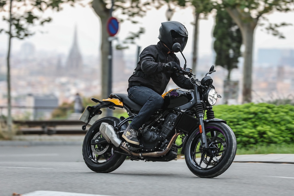 Royal Enfield, arriva la Guerrilla 450: LE FOTO della prova