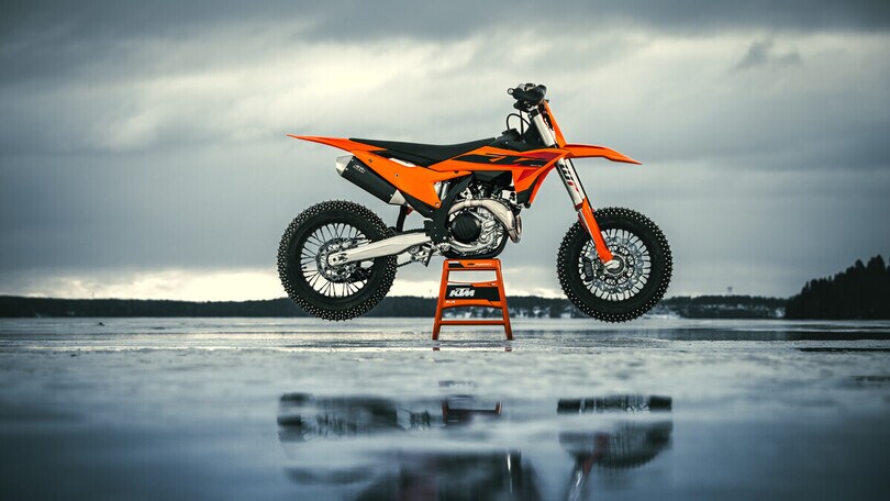 KTM 450 SMR 2025: le foto