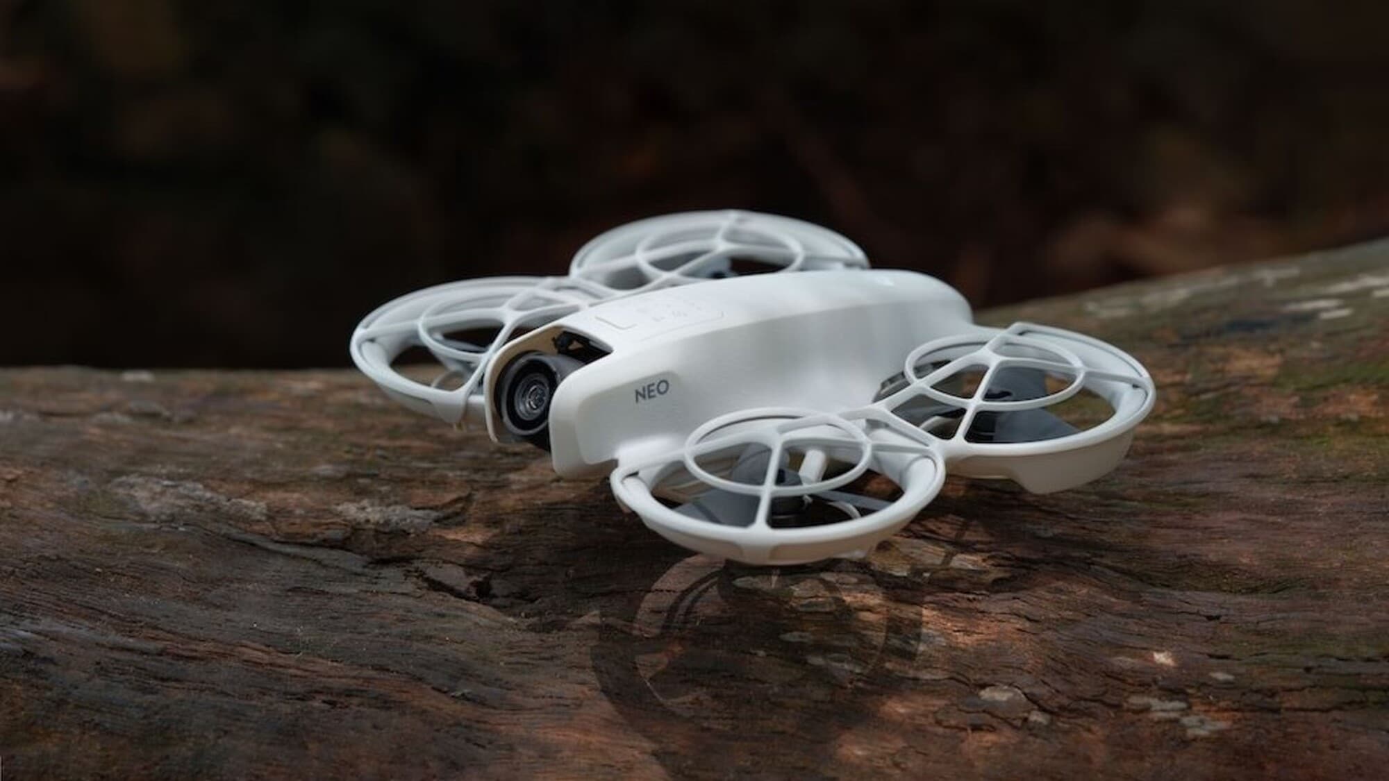 DJI presenta il nuovo drone Neo: divertimento e qualità assicurati