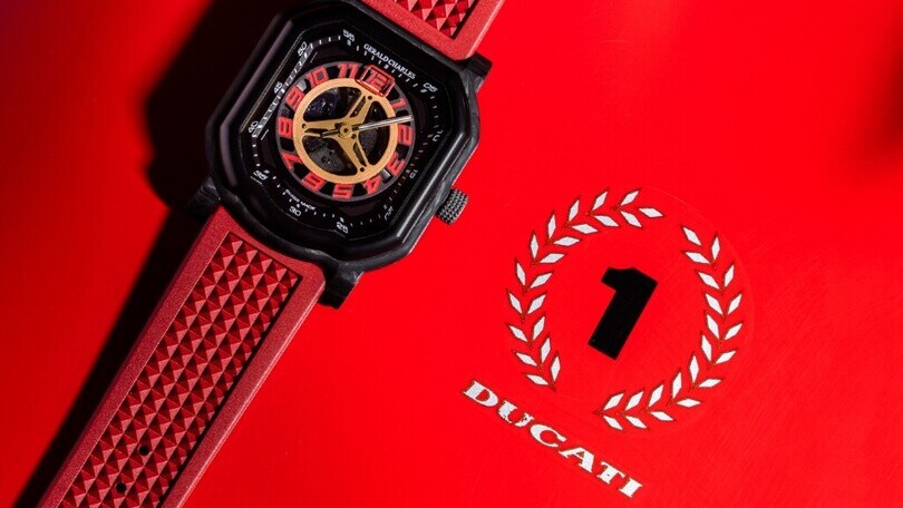 Ducati, nuovo orologio in limited edition: costa più della nuova Panigale V4
