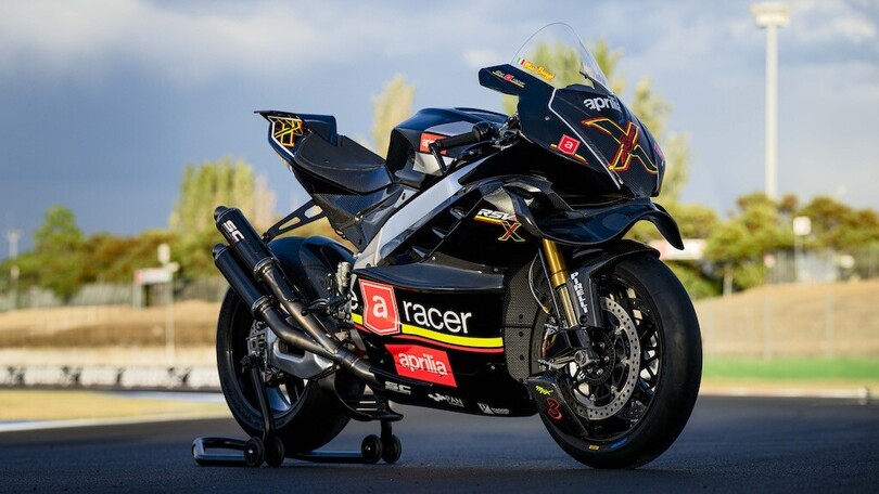Aprilia RSV4 X ex3ma: una perla nera da 230 CV e effetto suolo