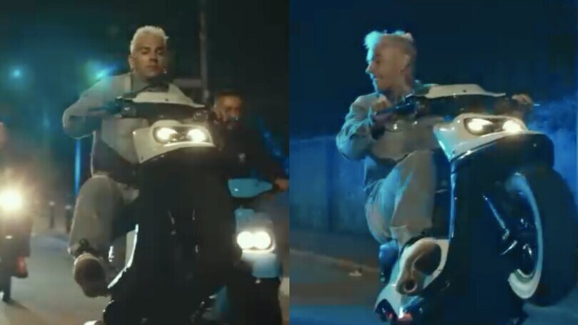 Emis Killa su una ruota col Booster (ma senza casco) nel video del suo nuovo singolo