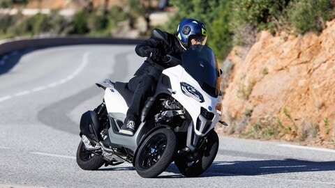 Piaggio Mp3 310 2025: le foto della prova