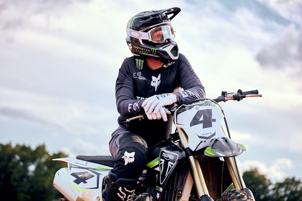 La Triumph TF 450-RC in azione con Ricky Carmichael VIDEO