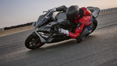 BMW S 1000 RR 2025: le foto