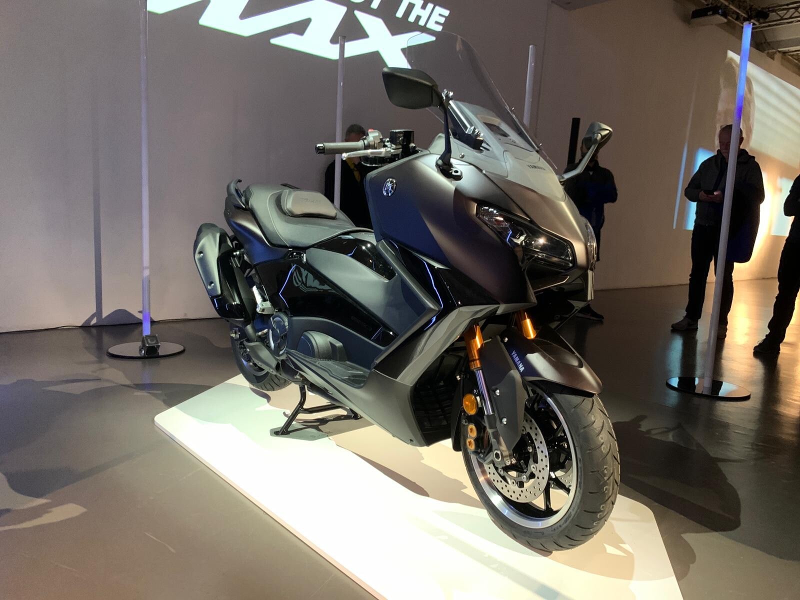 Yamaha aggiorna il TMAX: design più sportivo e ABS Cornering per il 2025