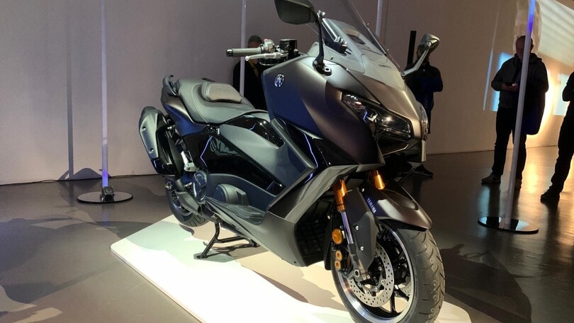Yamaha aggiorna il TMAX: design più sportivo e ABS Cornering per il 2025