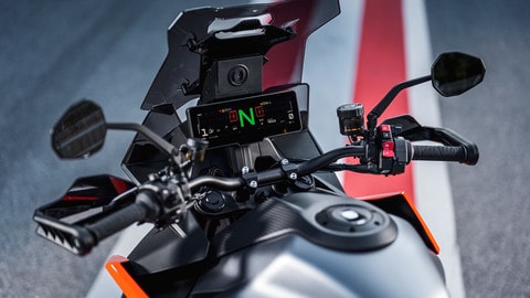 KTM 1390 Super Duke GT 2025: turismo adrenalinico