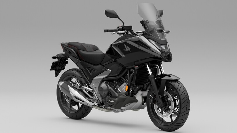 Honda NC750X 2025: le foto