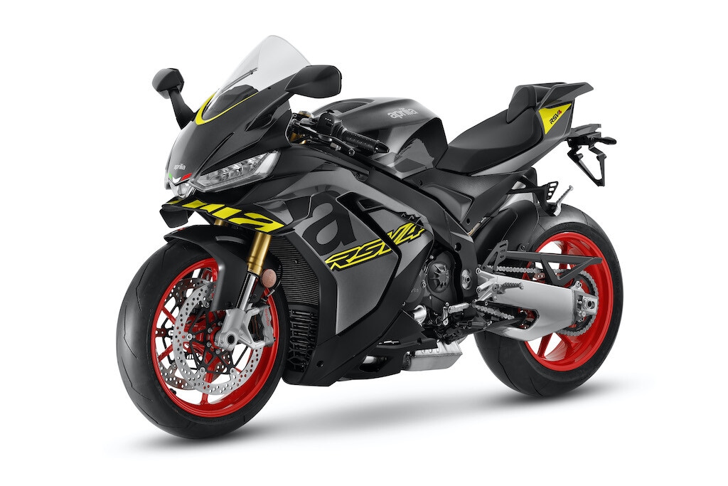 Aprilia, a EICMA nuove Tuono V4 e RSV4: più cavalli e elettronica predittiva di serie