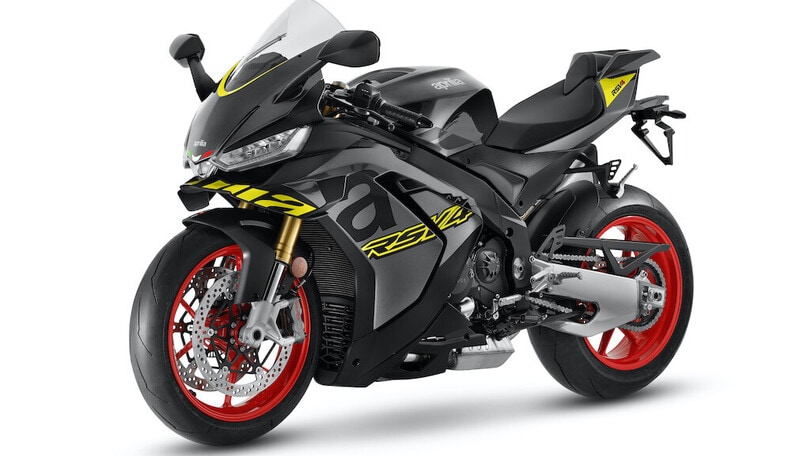 Aprilia, a EICMA nuove Tuono V4 e RSV4: più cavalli e elettronica predittiva di serie
