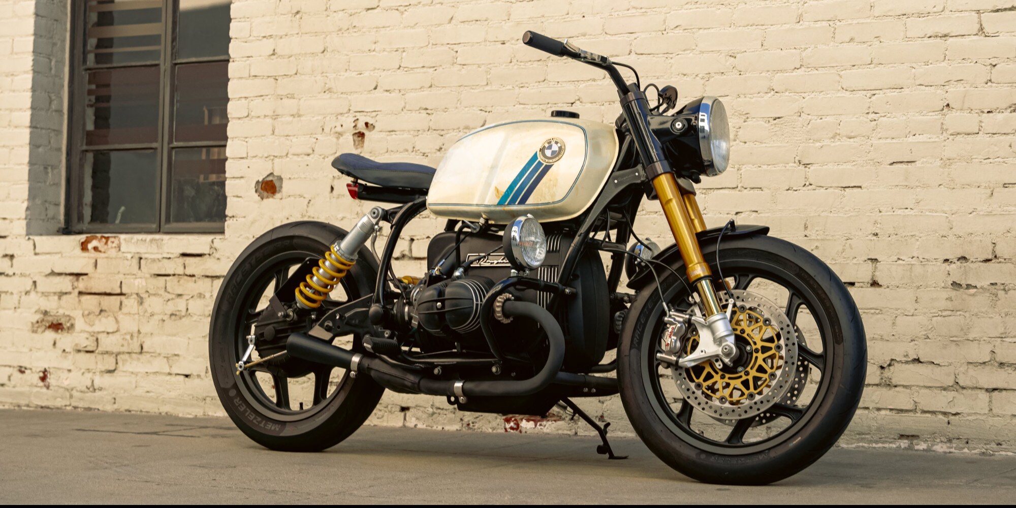 Nuova BMW R80 per Brad Pitt: l'edizione speciale è un richiamo al 1985